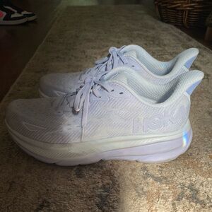 HOKA Clifton 9 like new